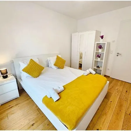 Exclusive Retreat- 3 Bedrooms, Terrace&parking Lussemburgo
