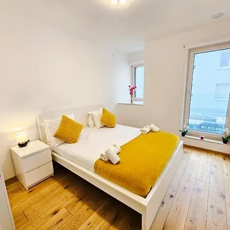 Exclusive Retreat- 3 Bedrooms, Terrace&parking *