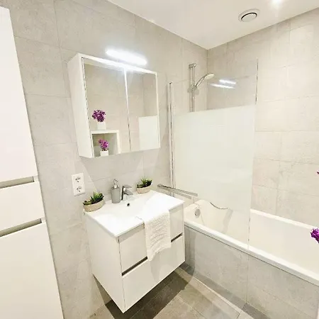 Exclusive Retreat- 3 Bedrooms, Terrace&parking 룩셈부르크