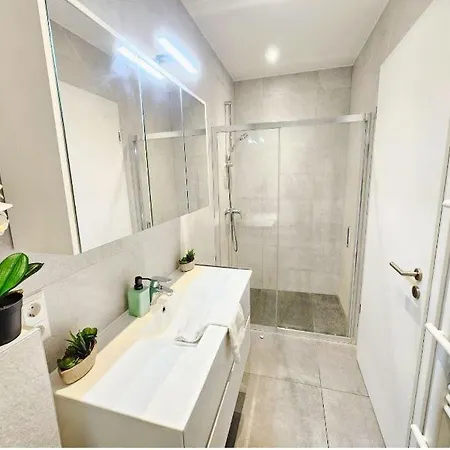 Exclusive Retreat- 3 Bedrooms, Terrace&parking *